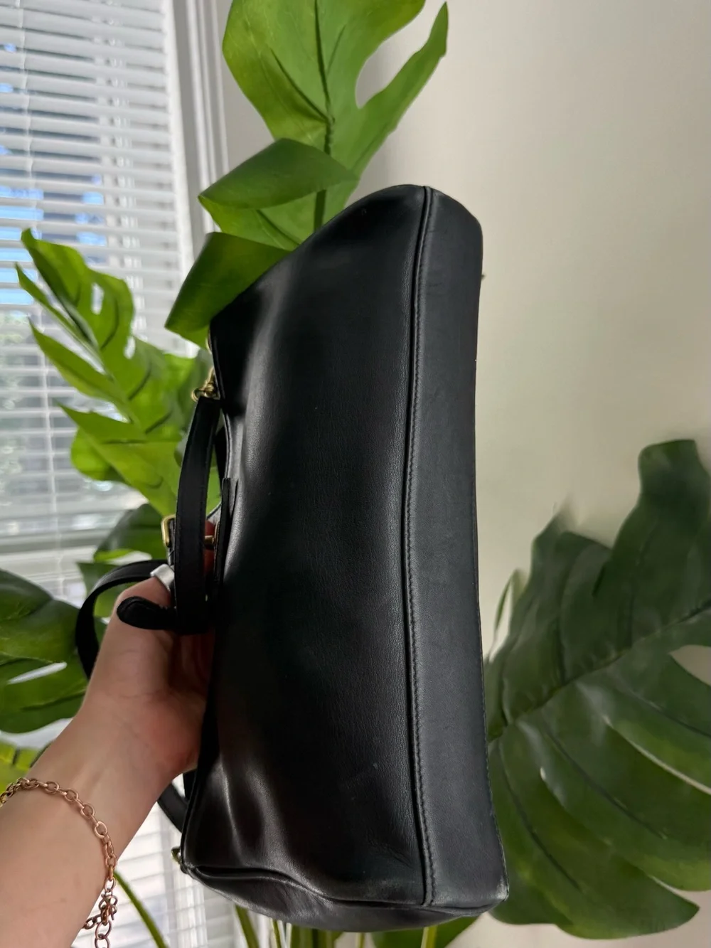 Vintage 1991 Coach Penelope 9818 Black Leather Demi Turn-Lock Bag  Rare